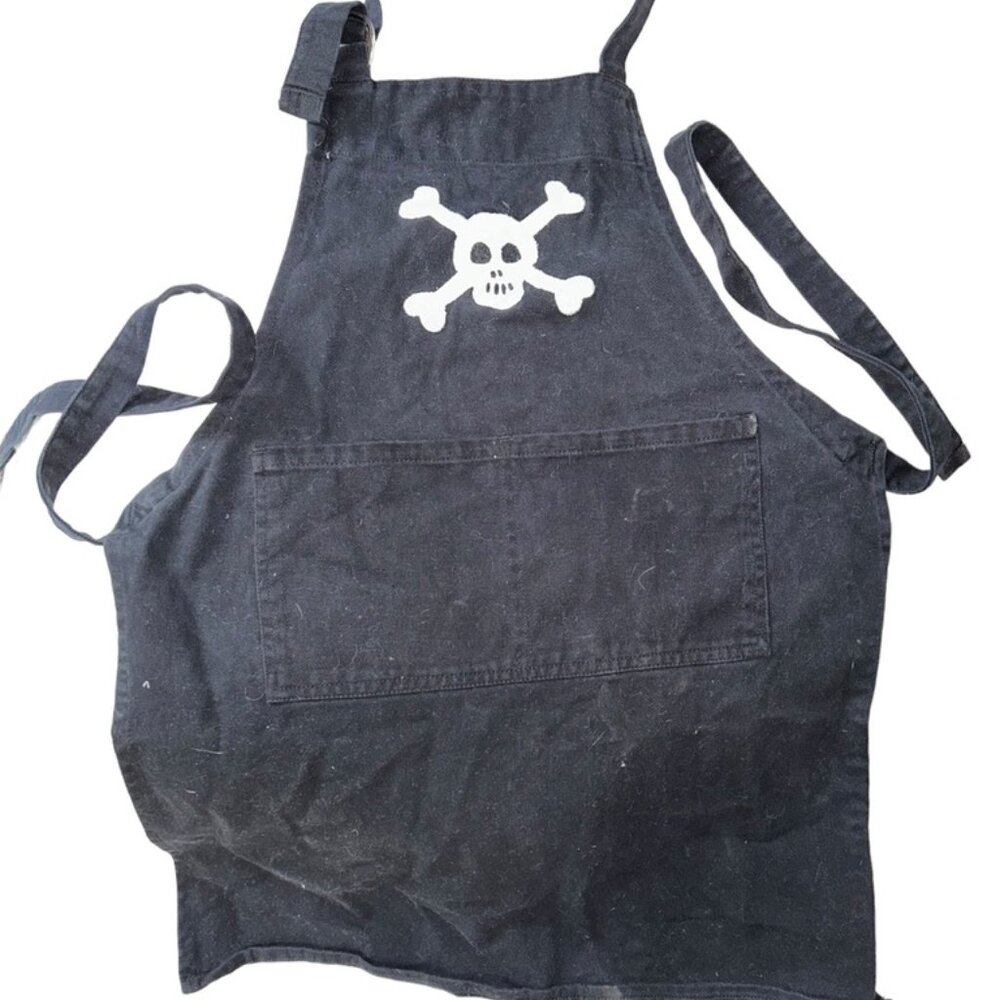 williams sonoma black white skull and bones cotton HALLOWEEN kitchen apron